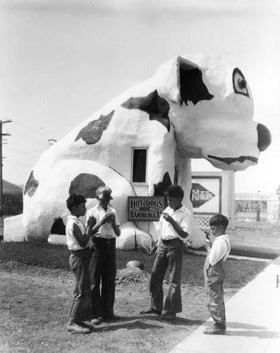 Pup Cafe, a hot dog stand