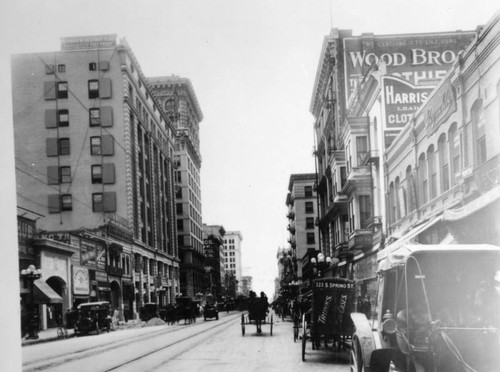 Spring St. and 4th St. cars and carriages