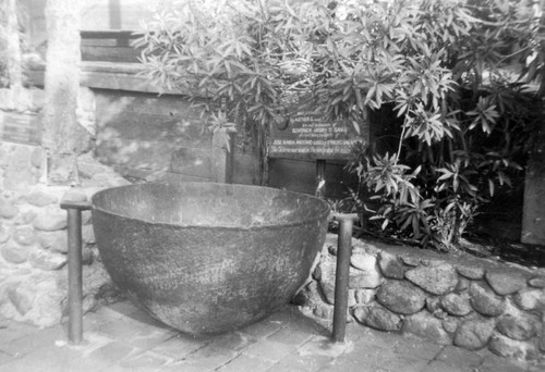 Historical cauldron, Olvera Street