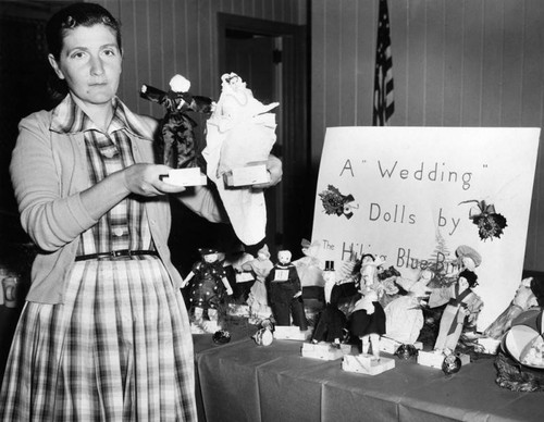 Wedding of tissue tyke dolls