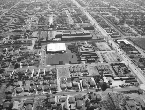 Hooper Avenue, Central Avenue and 109th Street, looking south