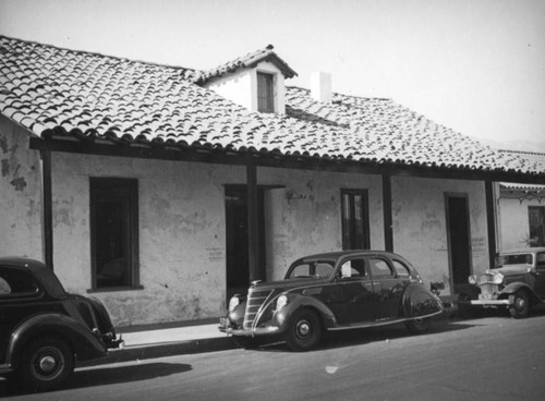 Santa Barbara Square