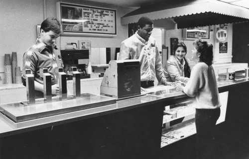 Refreshment stand, Circle Drive-In