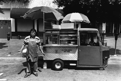 Hot dog vendor, Downtown