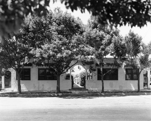 Exterior, court apartment units in Wilmington