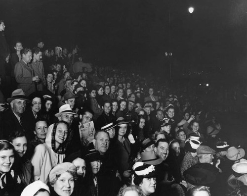 Crowd, Carthay Circle Theatre