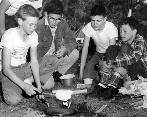 Scouts cook up breakfast