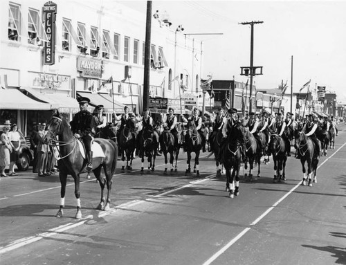 Women on horses, Wilmington parade