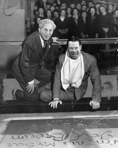 Joe E. Brown's "oral imprint", Grauman's Chinese Theatre