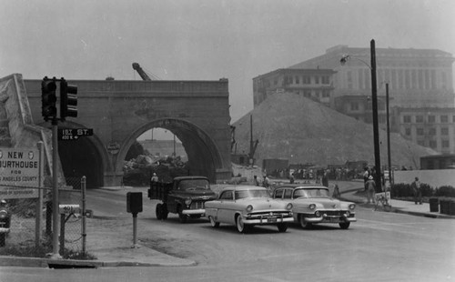 Tunnel at 1st and Hill