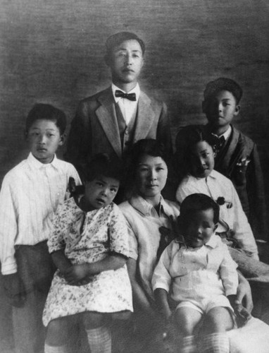 Yung Ho Yoon and family