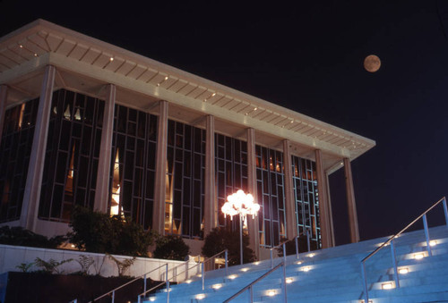 Dorothy Chandler Pavilion at night