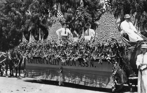 Lemon float in Hollywood parade