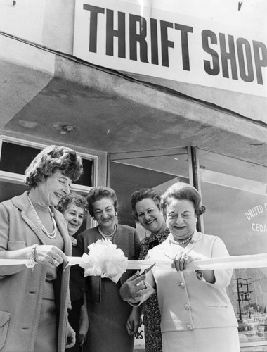 Cedars-Sinai Center Thrift Store opened