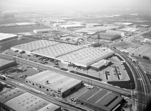 Washington Boulevard and Garfield Avenue, Central Manufacturing District, looking west