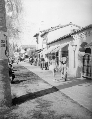 Strolling through La Plaza in Palm Springs