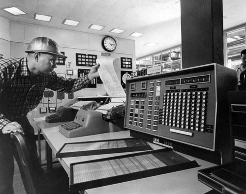 Computer controls vast Standard Oil refinery