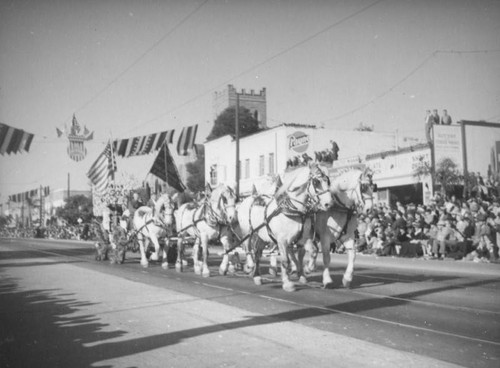 Horse and carriage, 52nd Annual Tournament of Roses, 1941