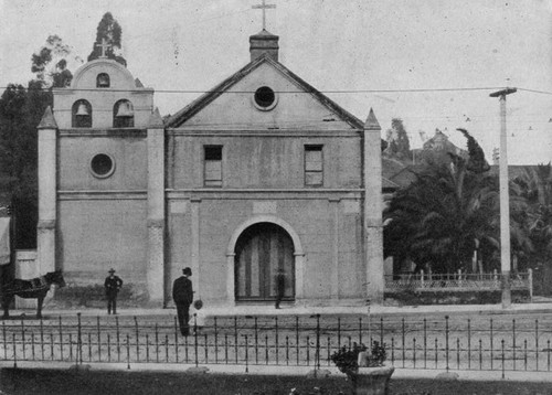 Facade of Plaza Church