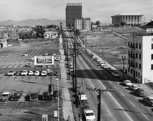 Flower Street from 4th Street