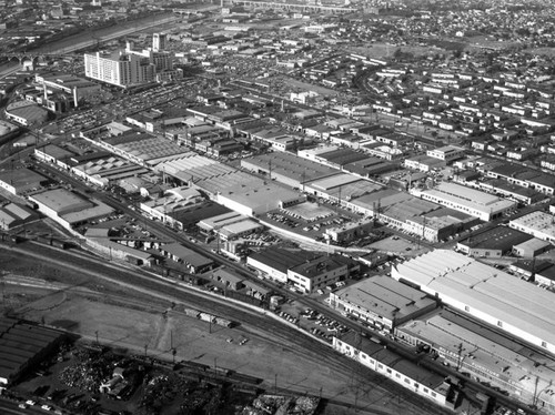 12th Street, Soto Street and Los Angeles River, looking north