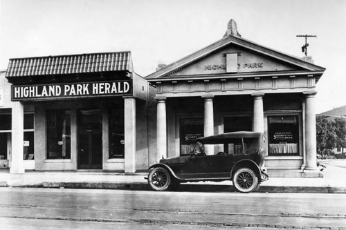 Newspaper and bank, Highland Park