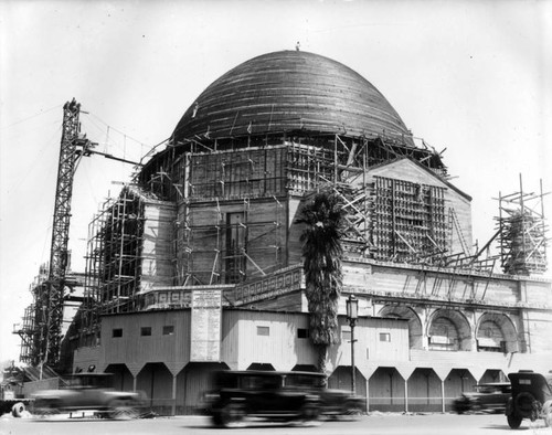 Construction of Wilshire Boulevard Temple, view 1