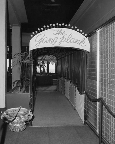 Del Mar Club lounge entrance