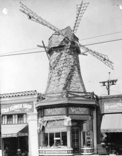 Van de Kamp's Holland-Dutch Bakery