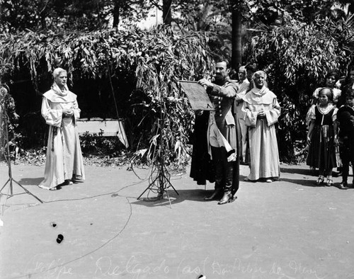 Dedication of the Felipe de Neve statue?