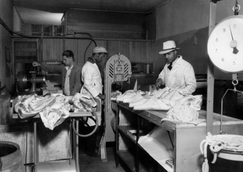 Processing meats for sausages