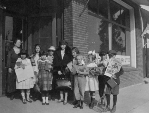 Rented store houses branch library