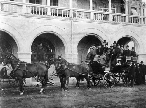 Tally-Ho leaving Hotel Green