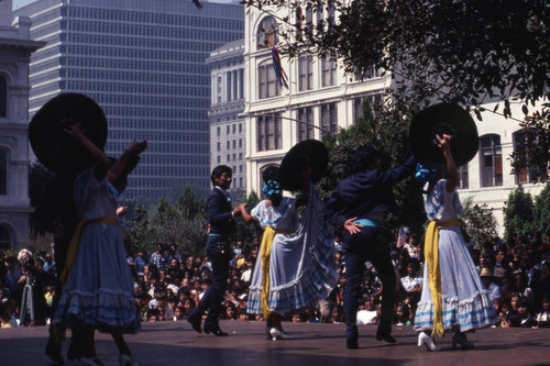 Los Angeles Bicentennial, La Plaza