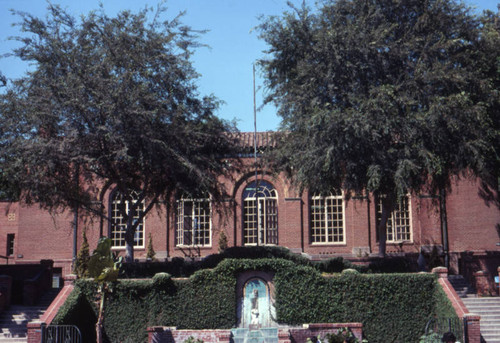 Felipe de Neve Branch Library