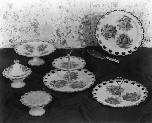 Decorated serving dishes