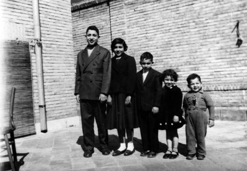 Iranian family children