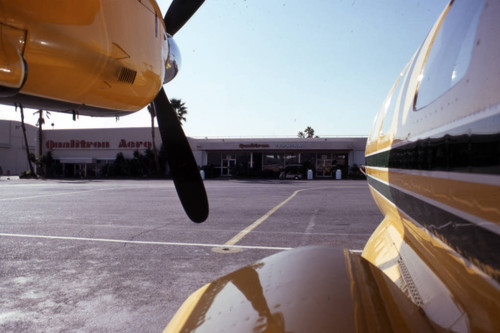 Qualitron terminal, Hollywood-Burbank Airport