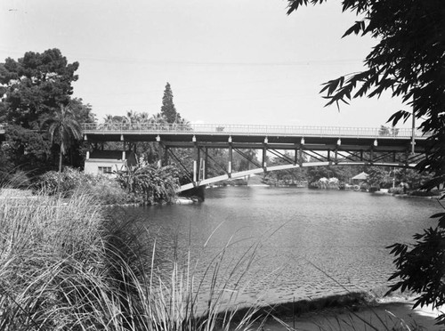 Hollenbeck Park Lake and bridge