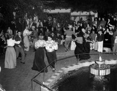 Street dancing, Los Posadas