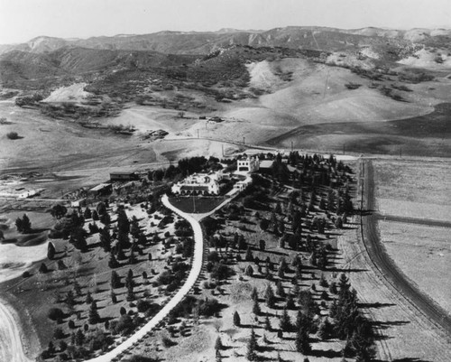 Large mansion on top a hill, Hollywood