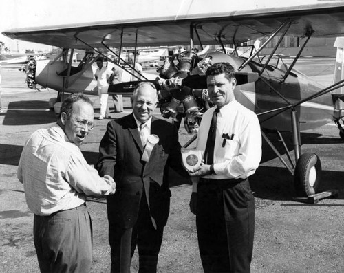 Pilots celebrate first coast-to-coast flight