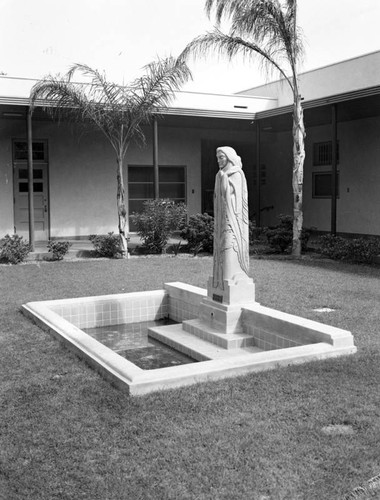 Fountain at South Pasadena High School