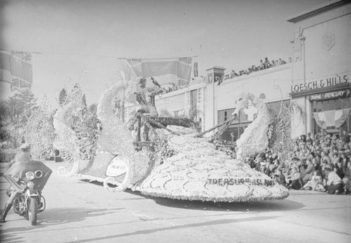 Oakland float at the 1939 Rose Parade