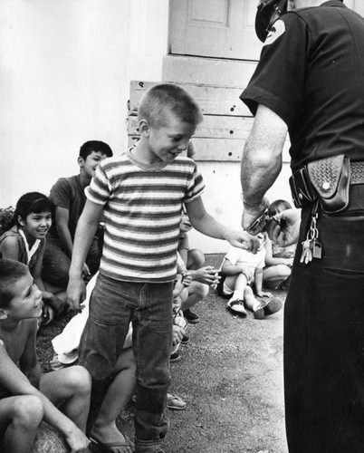 Kiddies and cops get acquainted in Burbank