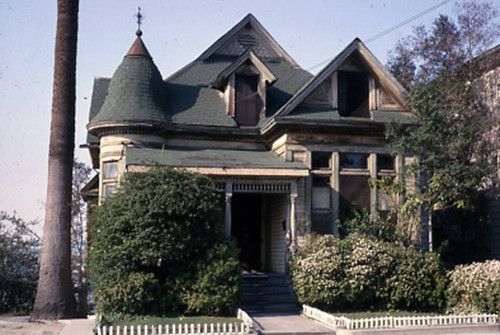 Bunker Hill Avenue residence