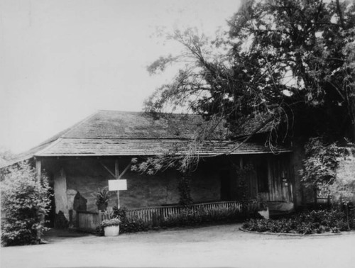 Pi´o Pico "El Ranchito" adobe exterior