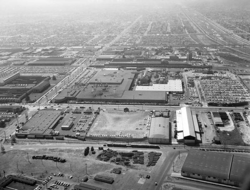 Ford Motor Co., Lincoln-Mercury Plant, looking south