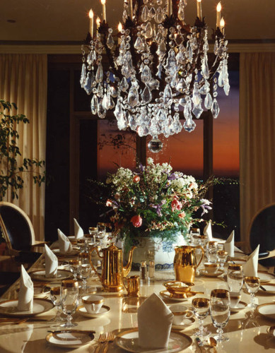 Century Plaza Hotel dining room