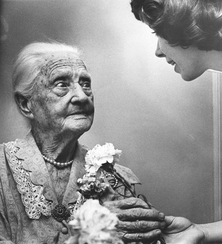 Vesta Ransom Fay, 101st birthday — Calisphere